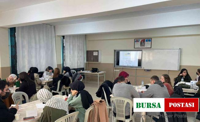 Ağrı’da “Birlikte İngilizce” projesi ile 273 İngilizce öğretmenine seminer verildi