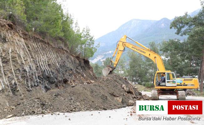 Alanya Dimçayı Acınar Yolu’nda yol genişletme çalışması