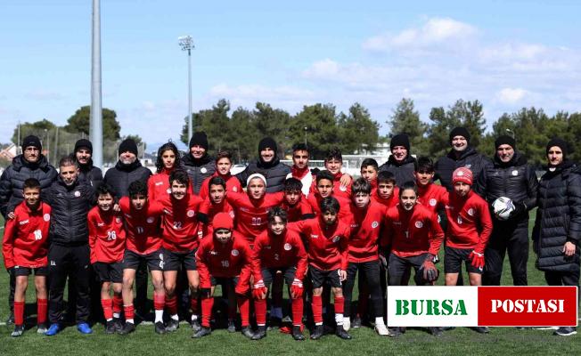 Antalyaspor U13 takımı Dubai yolcusu