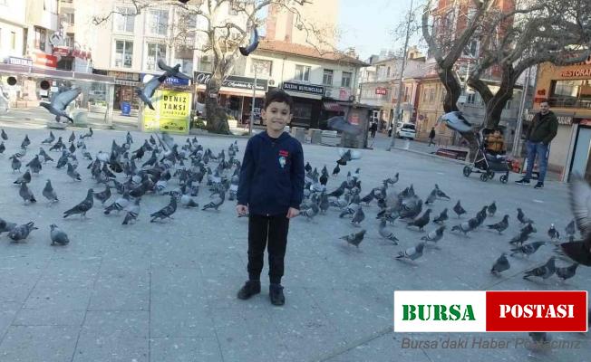 Burhaniye’de çocukların güvercin sevgisi