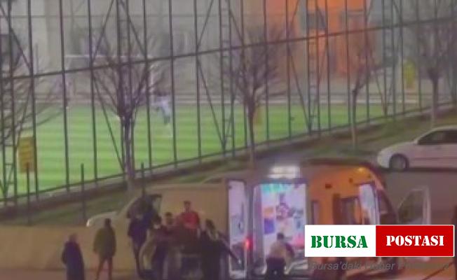 Bursa’da halı sahada maç oynayan bir kişi aniden fenalaştı