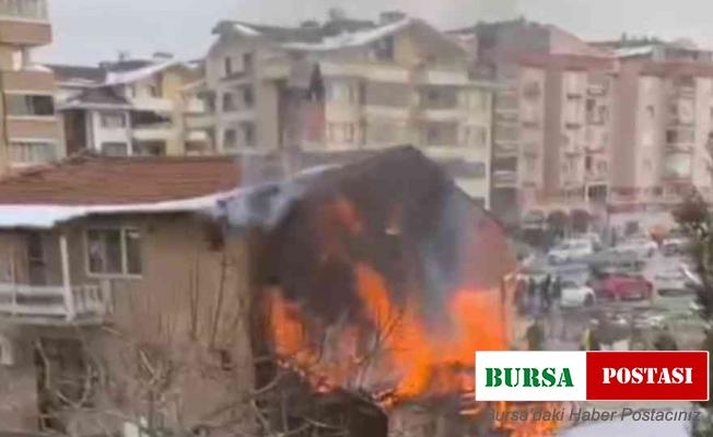 Bursa’da odunlukta çıkan yangın korkuttu