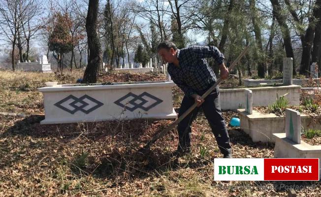 Çan’da imece usulü köy mezarlığını temizlediler