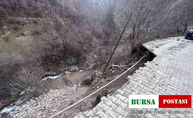 Dereiçi köyünün yangından sonra bu kez de toprak kayması ile başı dertte