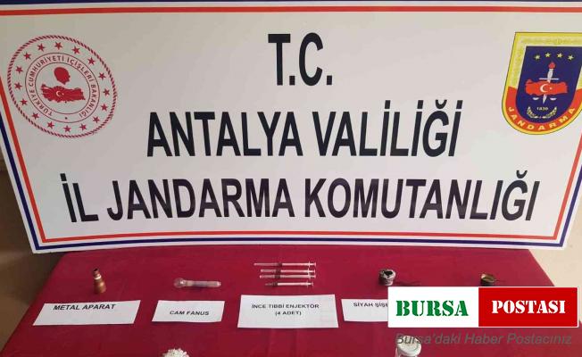 Durdurulan araçtan uyuşturucu çıktı