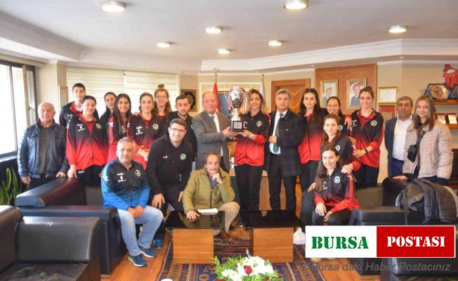 Ereğli Belediyespor bayan voleybol takımı 1. lige yükseldi