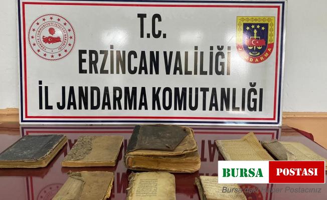 Erzincan’da 8 adet tarihi eser niteliği olduğu değerlendirilen kitap ele geçirildi