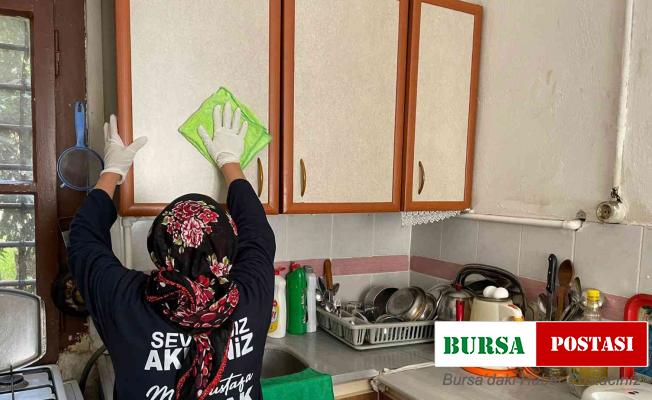 Evde kişisel bakım ve temizlik hizmetiyle binlerce vatandaşa ulaşıyorlar