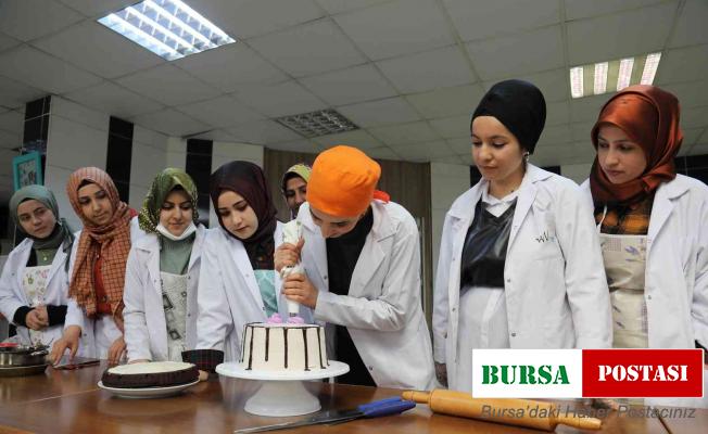 Kadınlardan pastacılık kursuna yoğun ilgi