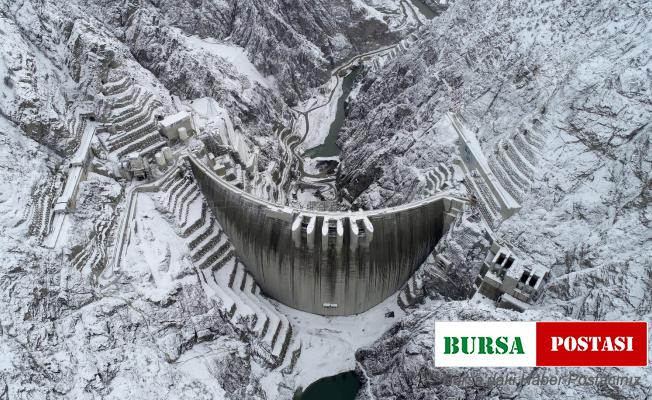 Kar yağışı sonrası Yusufeli Barajı beyaza büründü