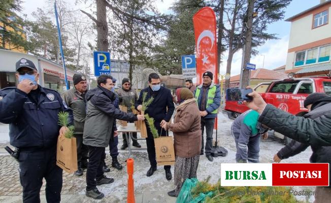 Konya’nın 4 ilçesinde vatandaşlara 20 bin adet ücretsiz fidan dağıtıldı