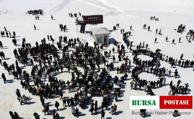 Mart ayında kar festivali coşkusu