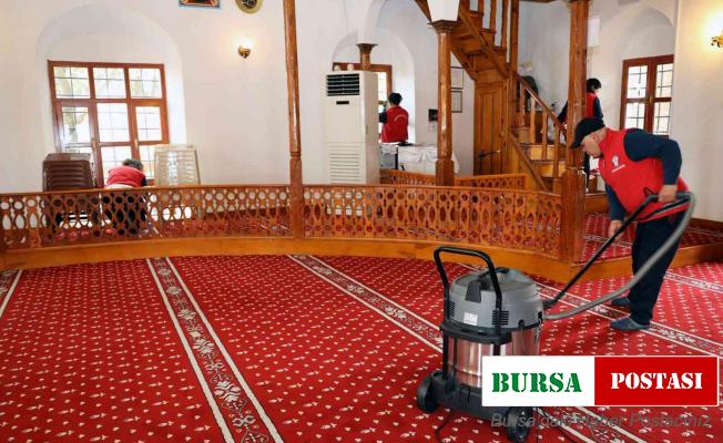 Menteşe’de Camilere Ramazan temizliği