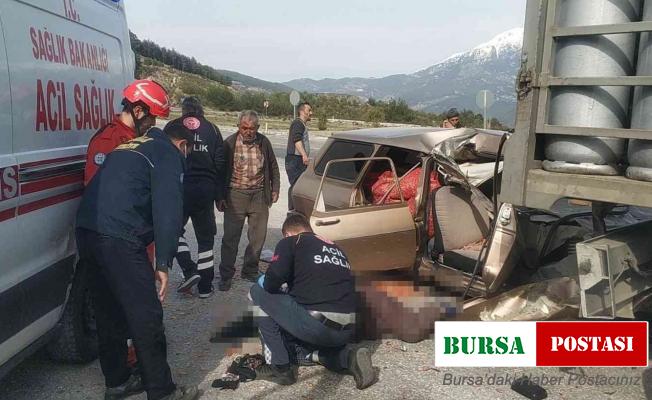 Muğla’da otomobil park halindeki kamyona çarptı: 1 ölü 1 yaralı