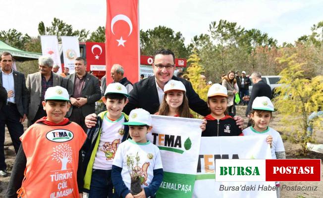 Mustafakemalpaşa’da miniklerden 15 bin fidan