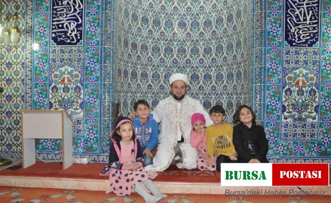 Rize’de cami imamının örnek davranışı en çok çocukları mutlu ediyor