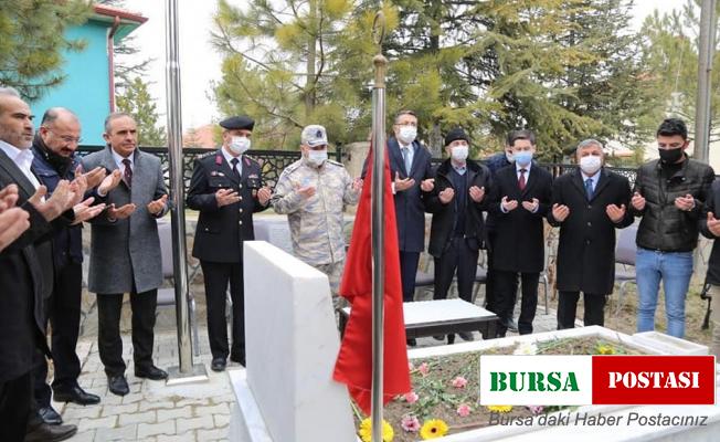 Şehit Uzman Çavuş Yaşar Çakır, kabri başında dualarla anıldı