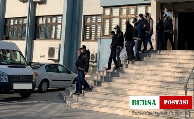 Uşak’ta çeşitli adreslere eş zamanlı dolandırıcılık operasyonu